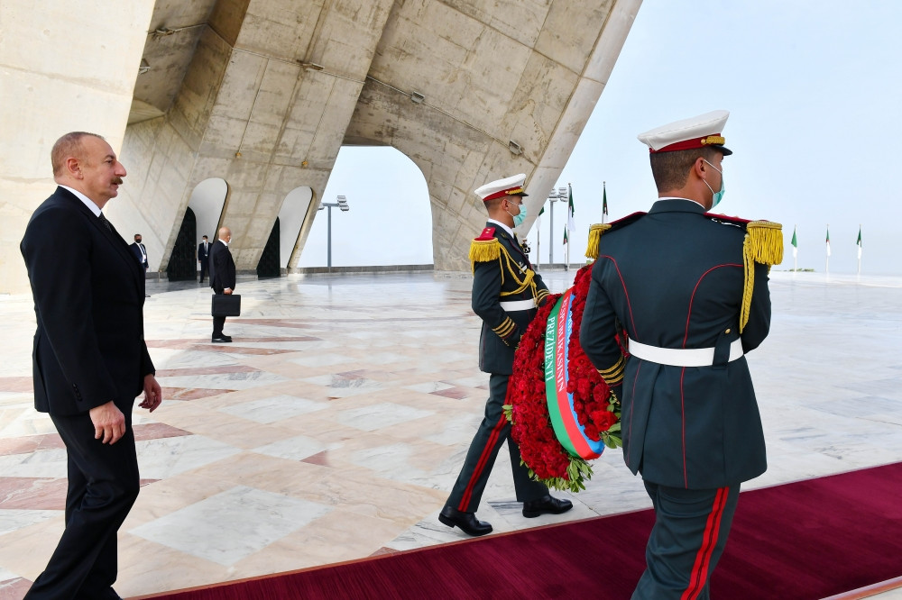 News about - President Ilham Aliyev visits Martyrs Memorial and National Museum of Moudjahid in capital city Algiers