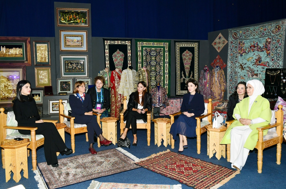 News about - Azerbaijan’s First Lady Mehriban Aliyeva views “Illusions of time” exhibition in Samarkand