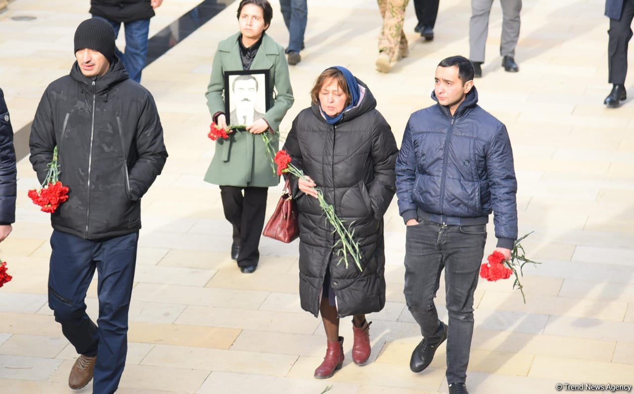 News about - Azerbaijani people pay tribute to 20 January martyrs (PHOTOS)