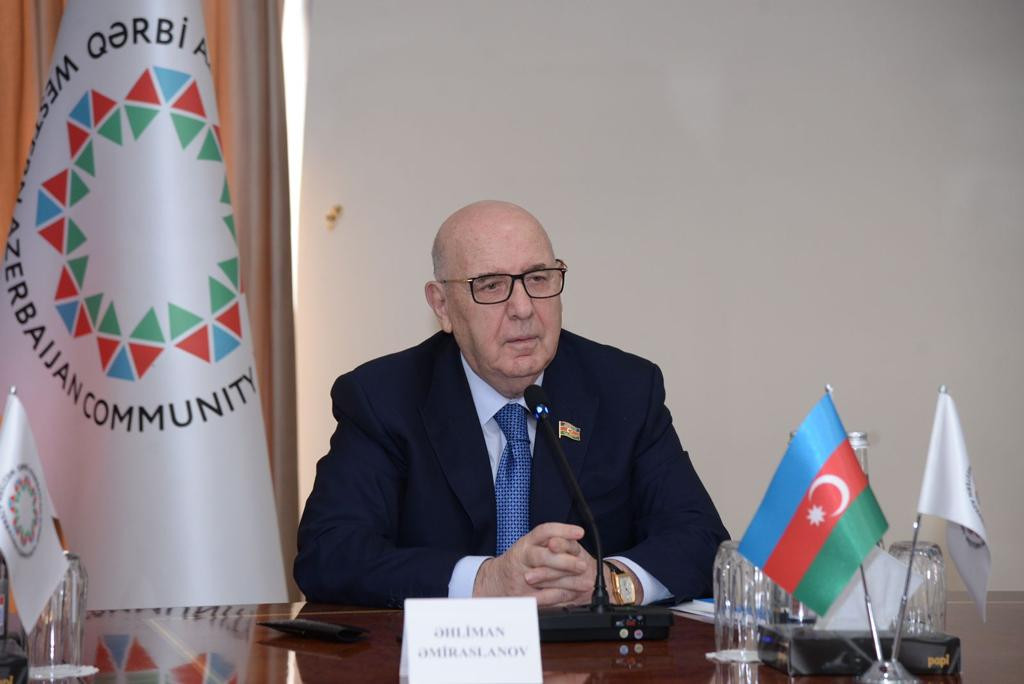 189833-0704209.jpg + Council of Europe Commissioner for Human Rights meet with Azerbaijanis expelled from Armenia News about - Council of Europe Commissioner for Human Rights meet with Azerbaijanis expelled from Armenia