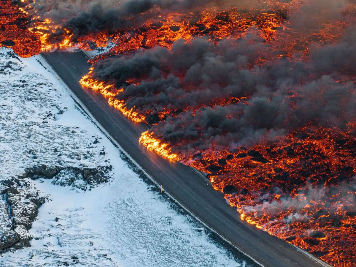193242-014435.jpg + In Photos: Iceland’s volcano eruption News about - In Photos: Iceland’s volcano eruption
