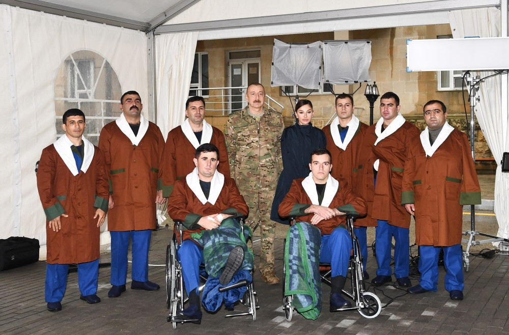 154517-040365.jpg + President Ilham Aliyev and first lady Mehriban Aliyeva met with servicemen undergoing treatment News about - President Ilham Aliyev and first lady Mehriban Aliyeva met with servicemen undergoing treatment