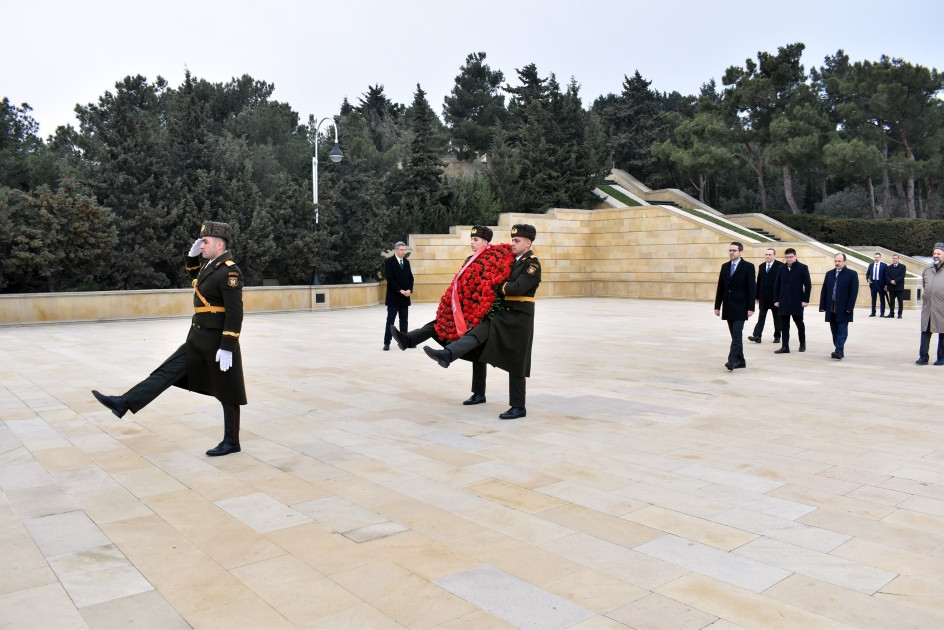 News about - Türkiye’s deputy foreign minister visits Alley of Martyrs and Turkish Martyrdom monument in Baku