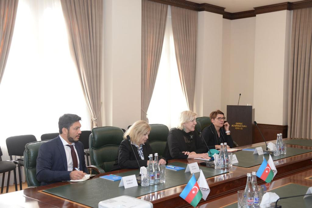 189833-0704209.jpg + Council of Europe Commissioner for Human Rights meet with Azerbaijanis expelled from Armenia News about - Council of Europe Commissioner for Human Rights meet with Azerbaijanis expelled from Armenia