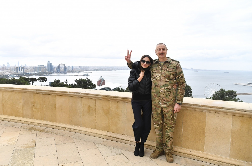 News about - President Ilham Aliyev and first lady Mehriban Aliyeva visit Alley of Honors and Alley of Martyrs