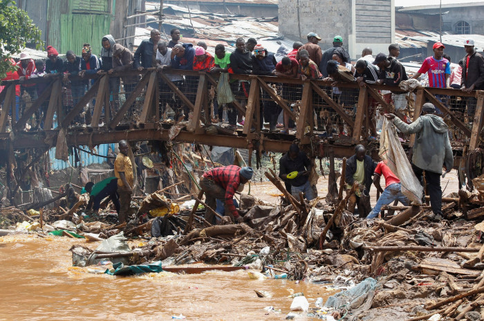 News about - In pictures: Kenya floods force thousands to flee