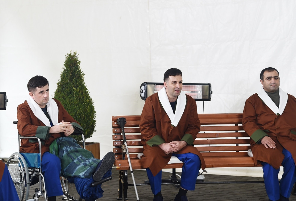 154517-040365.jpg + President Ilham Aliyev and first lady Mehriban Aliyeva met with servicemen undergoing treatment News about - President Ilham Aliyev and first lady Mehriban Aliyeva met with servicemen undergoing treatment