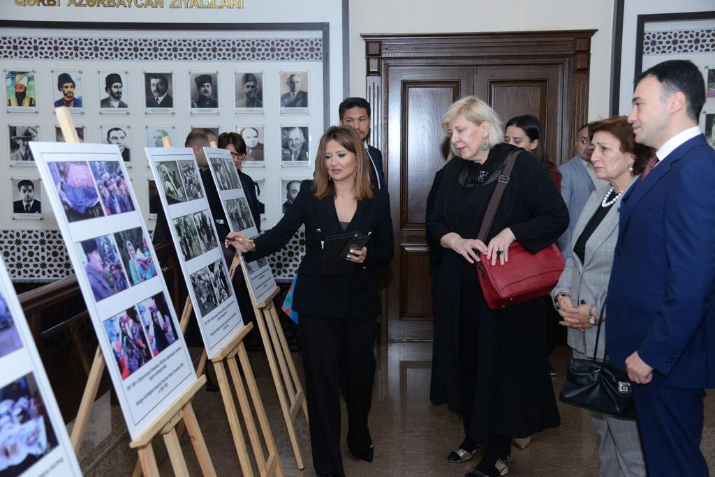 189833-0704209.jpg + Council of Europe Commissioner for Human Rights meet with Azerbaijanis expelled from Armenia News about - Council of Europe Commissioner for Human Rights meet with Azerbaijanis expelled from Armenia