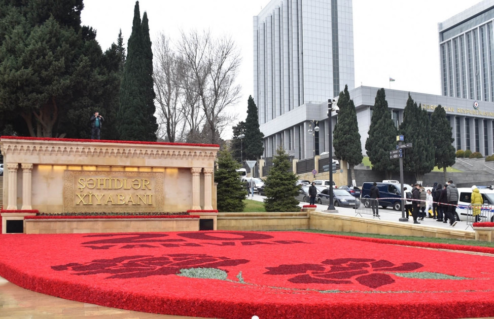 News about - Azerbaijani people pay tribute to 20 January martyrs (PHOTOS)
