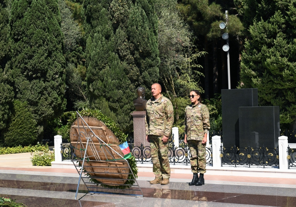 News about - Azerbaijani president and first lady visit grave of national leader Heydar Aliyev