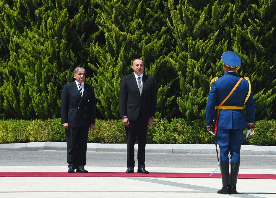 185769-0117456.jpg + Official welcome ceremony held for Pakistani PM in Azerbaijan News about - Official welcome ceremony held for Pakistani PM in Azerbaijan