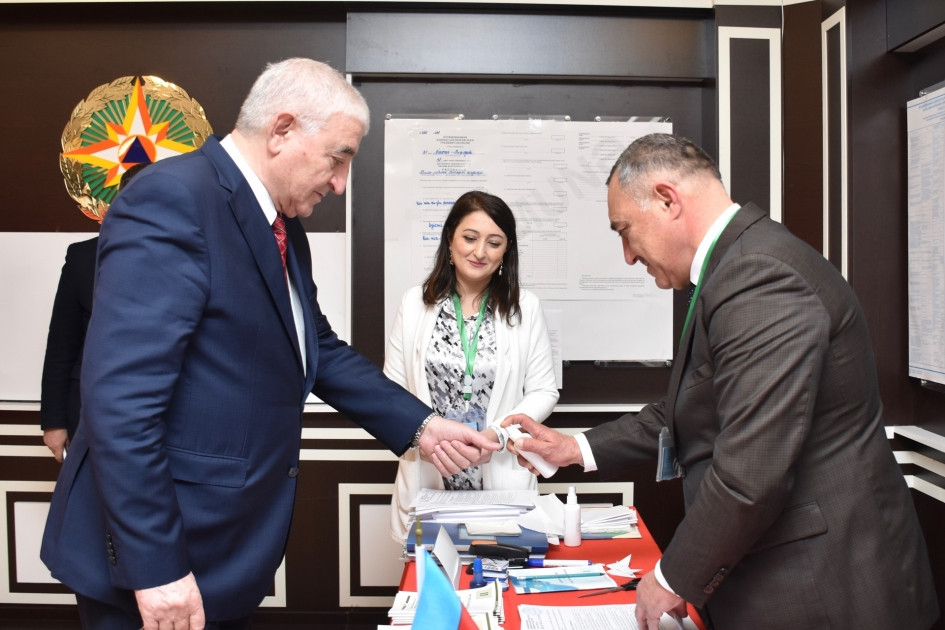 193067-0984878.jpg + Azerbaijani CEC chairman casts vote in snap presidential election News about - Azerbaijani CEC chairman casts vote in snap presidential election