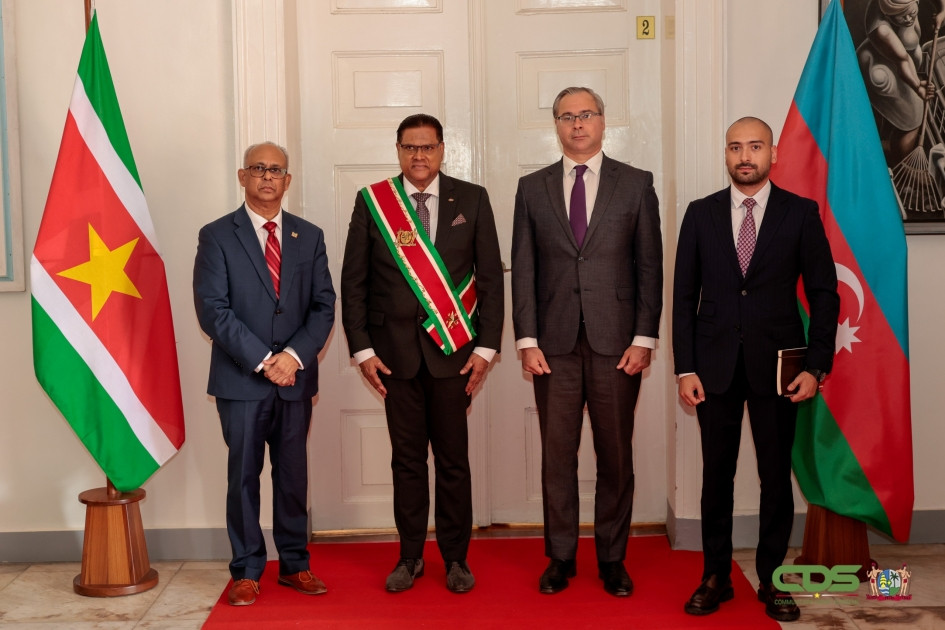 193620-0912632.jpg + Azerbaijani ambassador presents his credentials to Surinamese president News about - Azerbaijani ambassador presents his credentials to Surinamese president