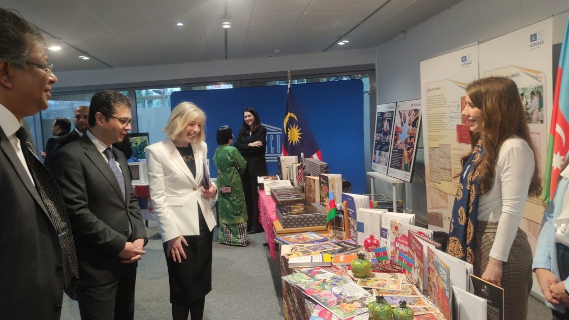 193636-0171533.jpg + UNESCO headquarters hosts presentation on Azerbaijani language News about - UNESCO headquarters hosts presentation on Azerbaijani language