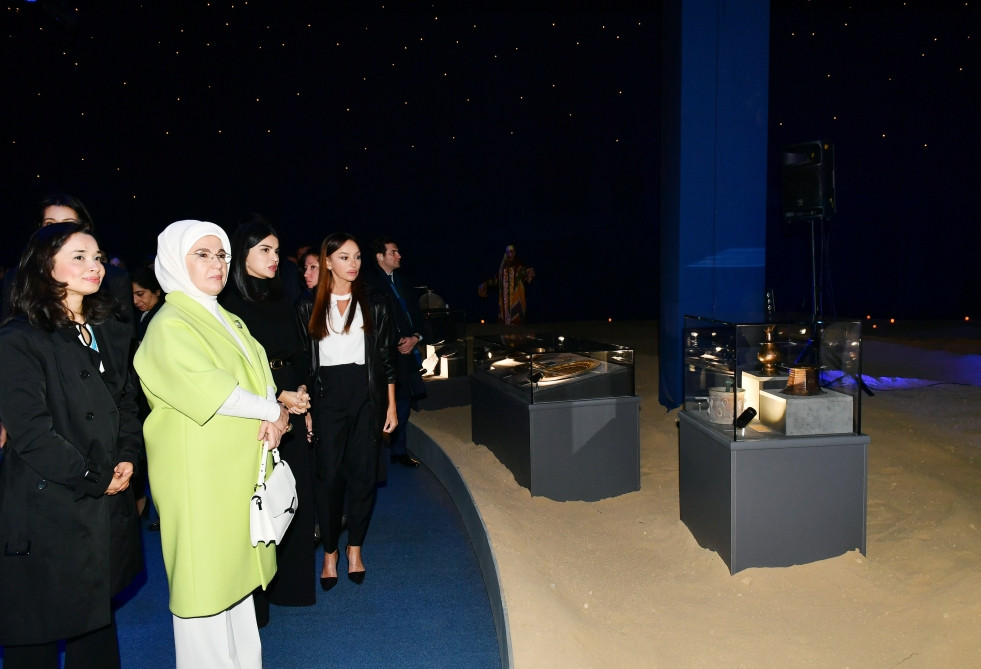 News about - Azerbaijan’s First Lady Mehriban Aliyeva views “Illusions of time” exhibition in Samarkand