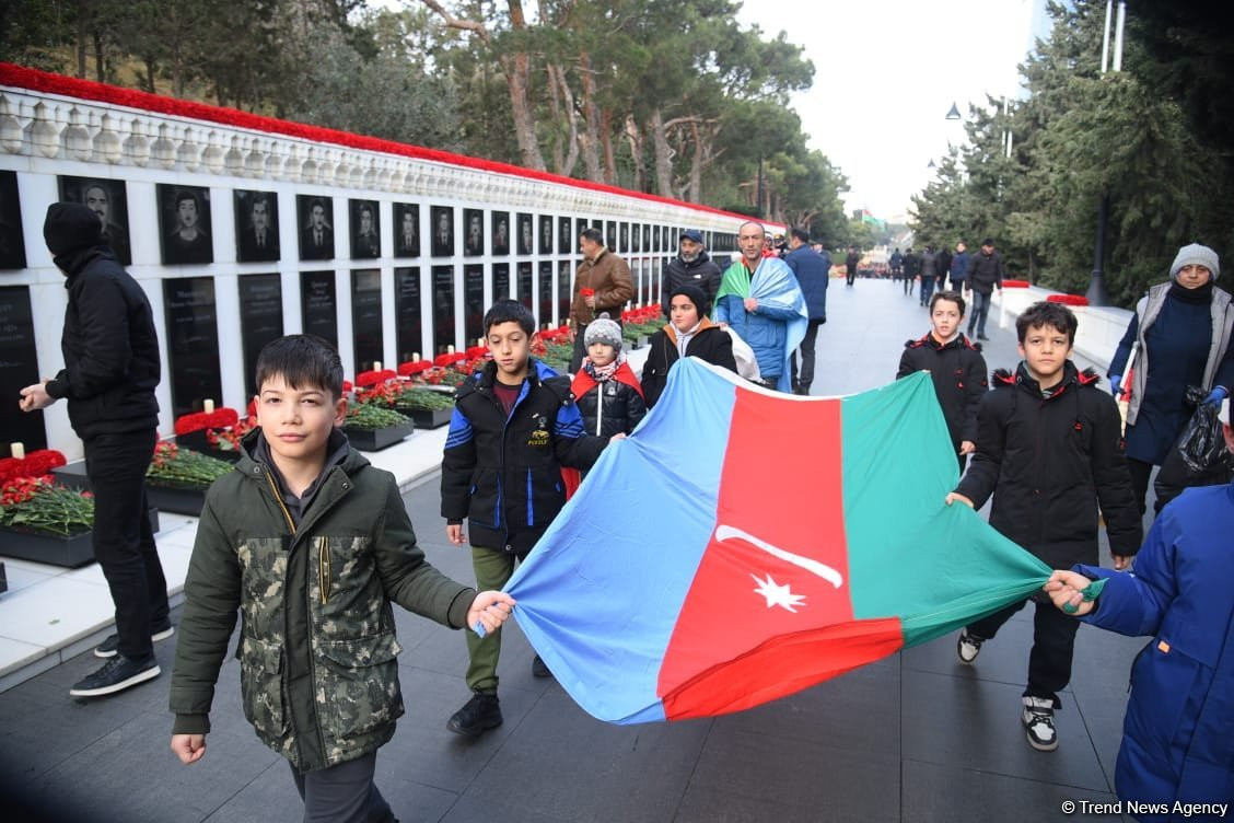 News about - Azerbaijani people pay tribute to 20 January martyrs (PHOTOS)