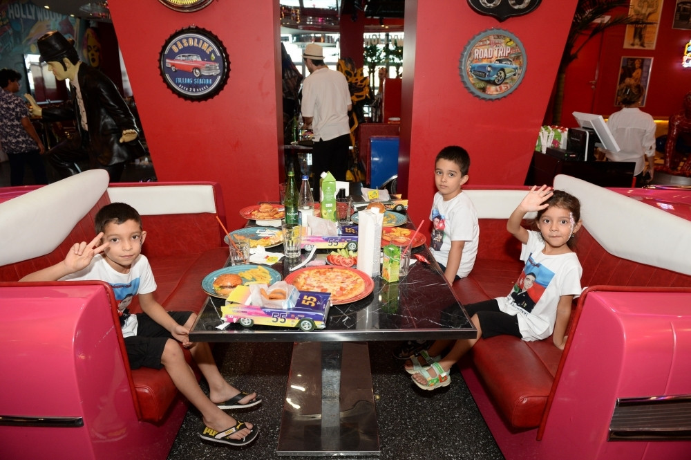 176490-0148173.jpg + First Vice-President Mehriban Aliyeva makes post from festivities organized for children (PHOTO) News about - First Vice-President Mehriban Aliyeva makes post from festivities organized for children (PHOTO)