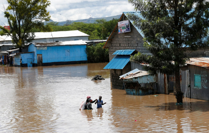 News about - In pictures: Kenya floods force thousands to flee