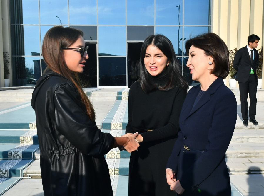 News about - Azerbaijan’s First Lady Mehriban Aliyeva views “Illusions of time” exhibition in Samarkand