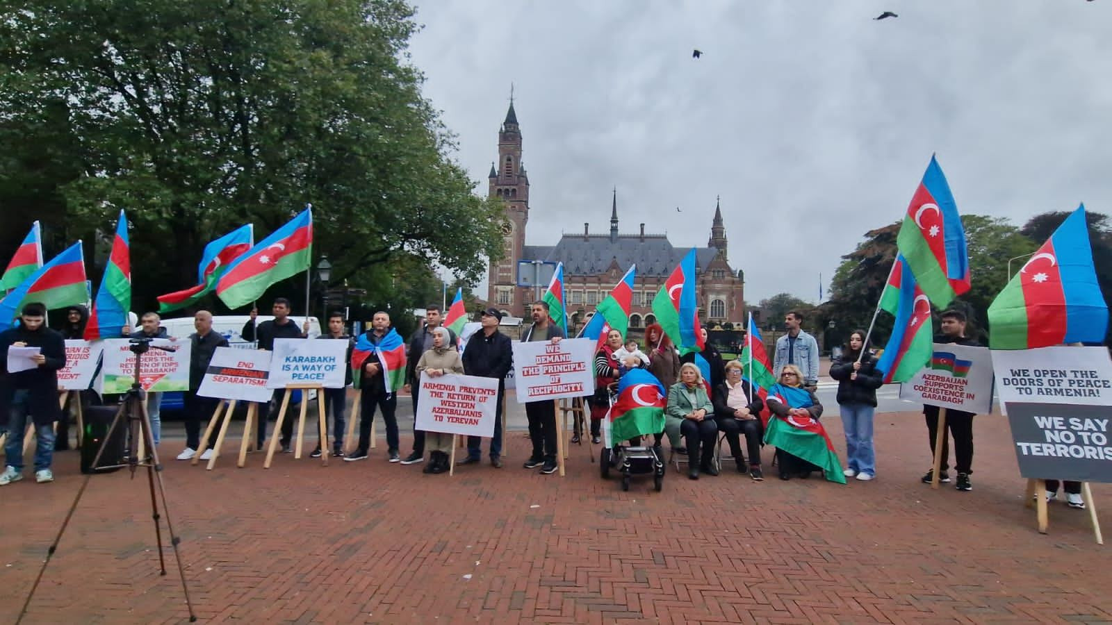 189500-0671512.jpg + Azerbaijanis protest against Armenia's anti-Azerbaijan campaign in The Hague News about - Azerbaijanis protest against Armenia's anti-Azerbaijan campaign in The Hague