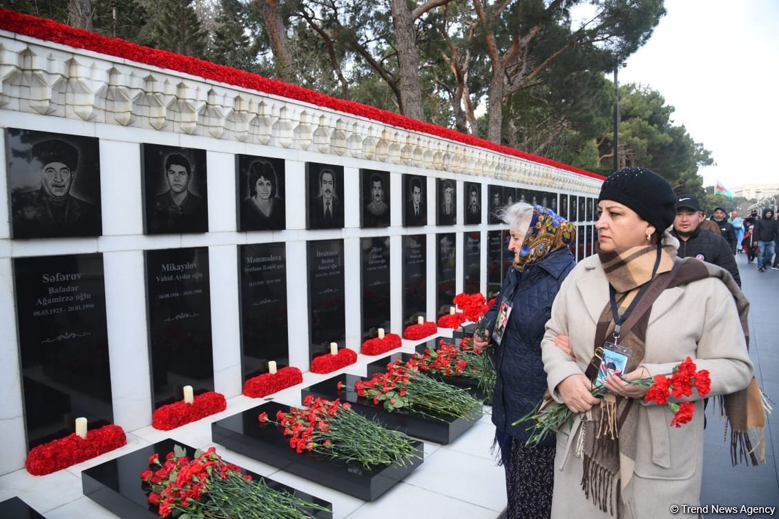 News about - Azerbaijani people pay tribute to 20 January martyrs (PHOTOS)