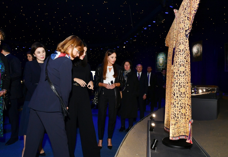 News about - Azerbaijan’s First Lady Mehriban Aliyeva views “Illusions of time” exhibition in Samarkand