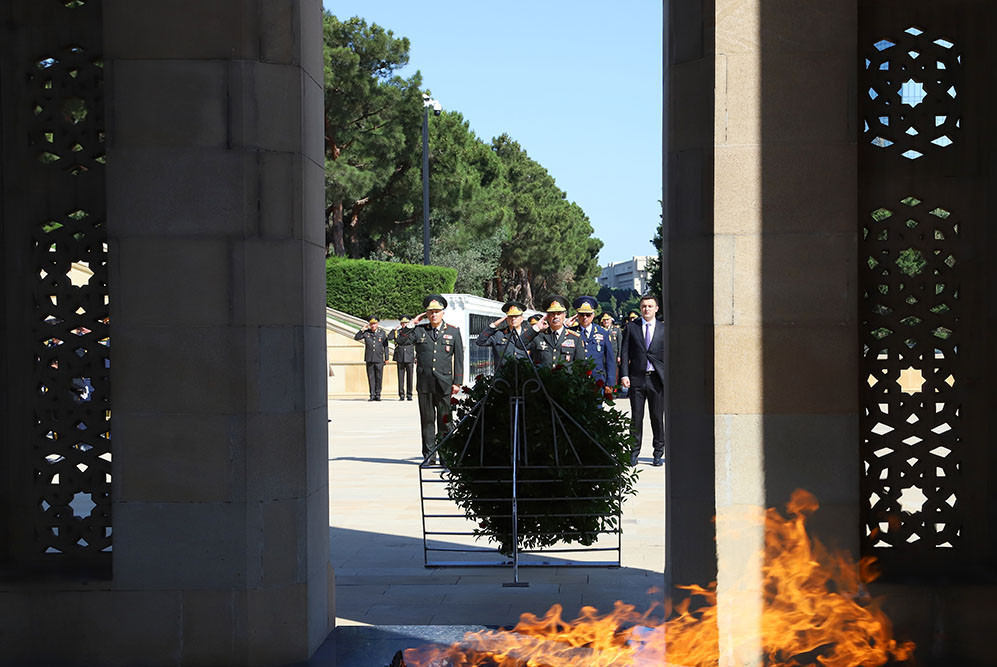 News about - Azerbaijani Defense Ministry’s leadership visits Alley of Honor and Alley of Martyrs