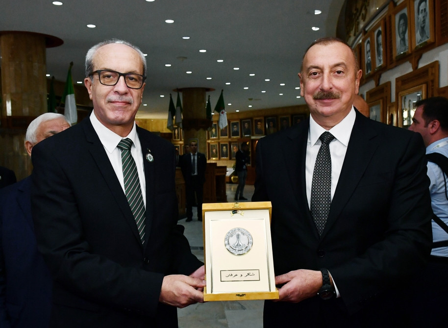 News about - President Ilham Aliyev visits Martyrs Memorial and National Museum of Moudjahid in capital city Algiers
