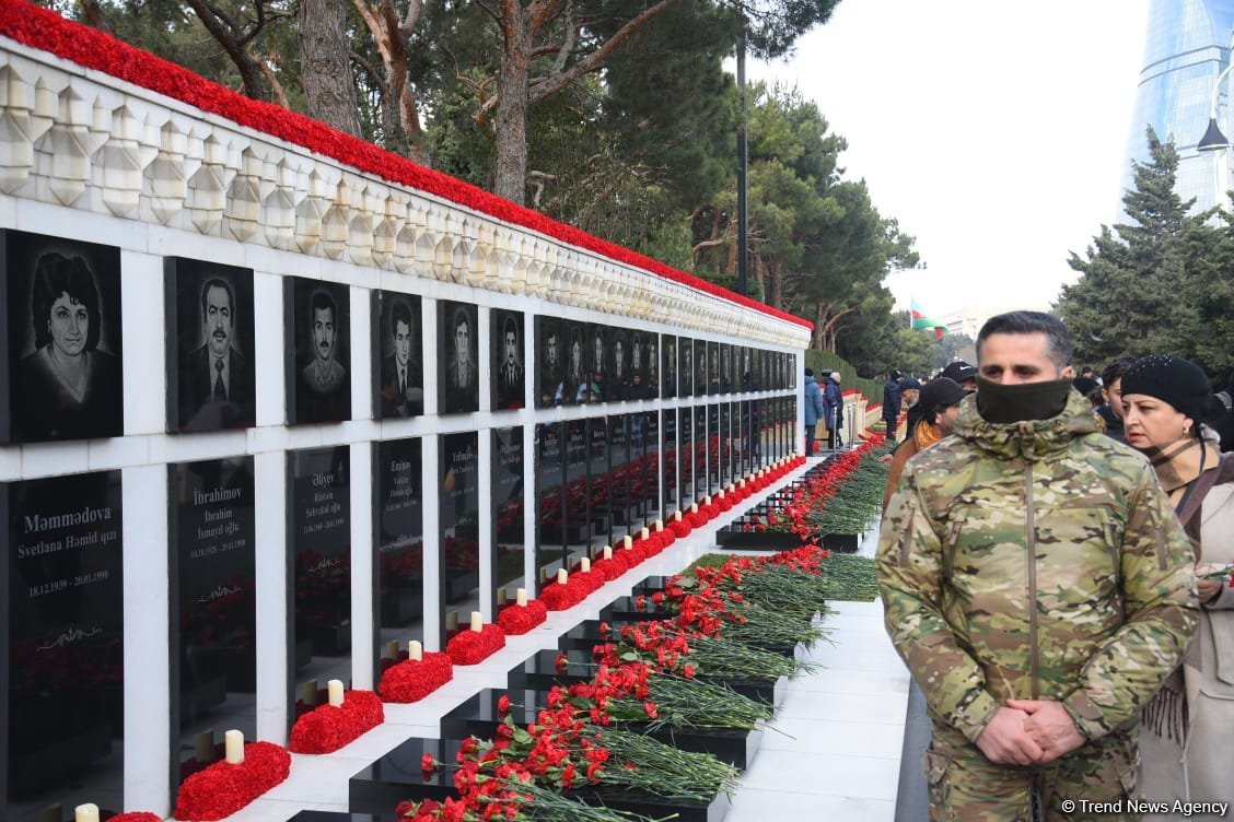News about - Azerbaijani people pay tribute to 20 January martyrs (PHOTOS)