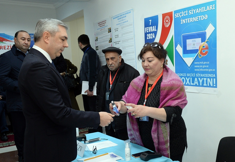 193031-0328638.jpg + Head of Presidential Administration of Azerbaijan votes in presidential election News about - Head of Presidential Administration of Azerbaijan votes in presidential election