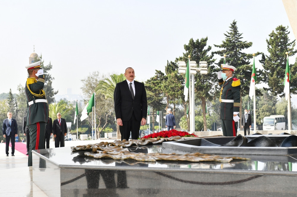 News about - President Ilham Aliyev visits Martyrs Memorial and National Museum of Moudjahid in capital city Algiers