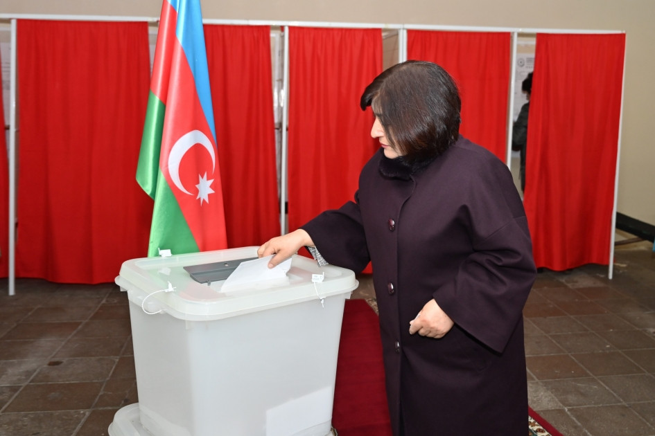 193034-0106309.jpg + Azerbaijani parliament speaker votes in presidential election News about - Azerbaijani parliament speaker votes in presidential election