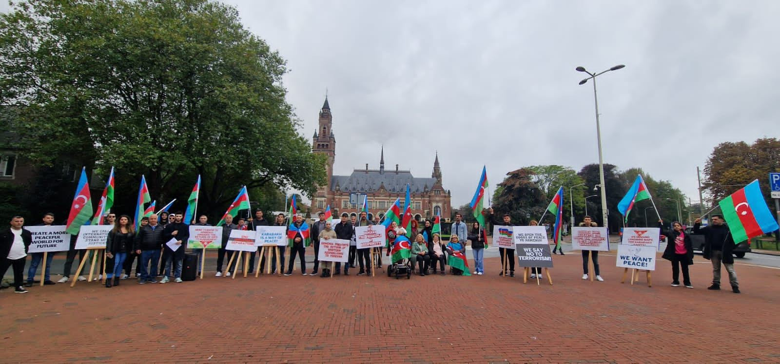 189500-0671512.jpg + Azerbaijanis protest against Armenia's anti-Azerbaijan campaign in The Hague News about - Azerbaijanis protest against Armenia's anti-Azerbaijan campaign in The Hague