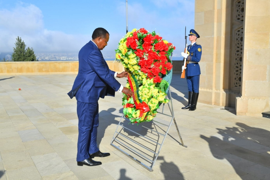 News about - Congolese president visits Alley of Martyrs in Baku