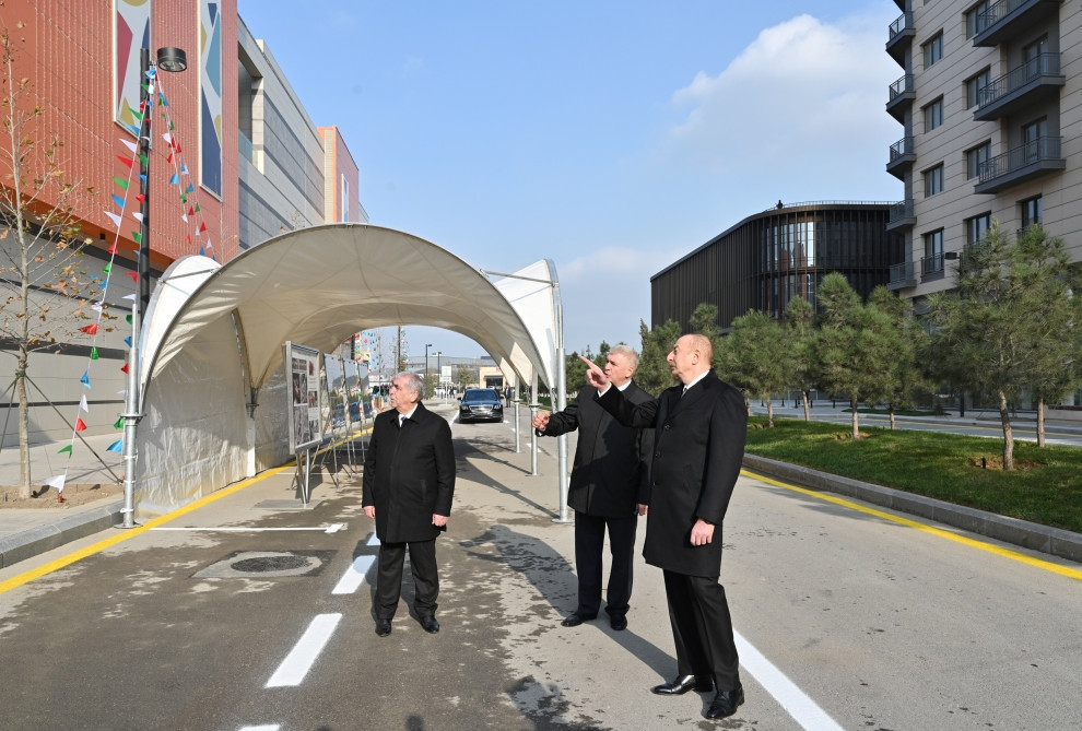 180258-0681285.jpg + President Ilham Aliyev viewed works done at Central Park Quarter of Baku White City News about - President Ilham Aliyev viewed works done at Central Park Quarter of Baku White City