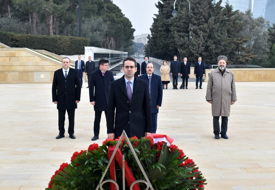 News about - Türkiye’s deputy foreign minister visits Alley of Martyrs and Turkish Martyrdom monument in Baku