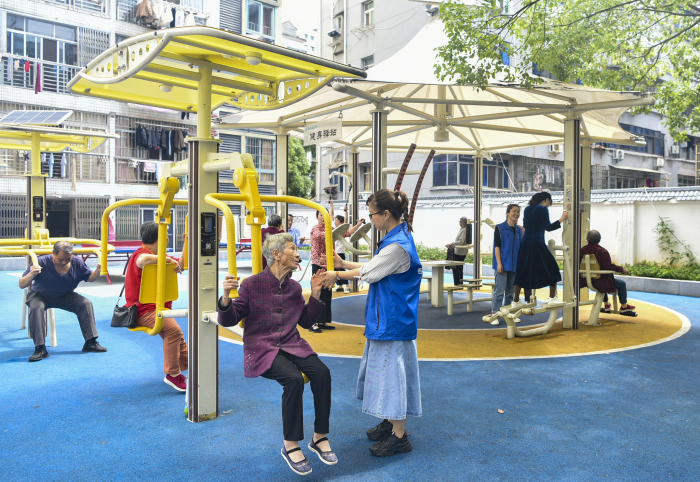 China cuts interest rates of mortgage loans and down-payment ratios 