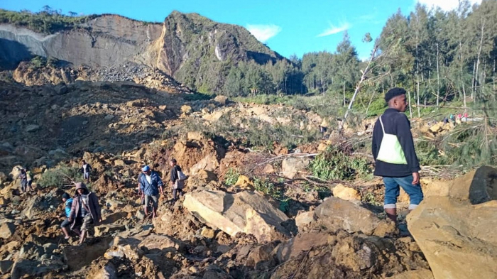 More than 2,000 feared trapped in Papua New Guinea landslide