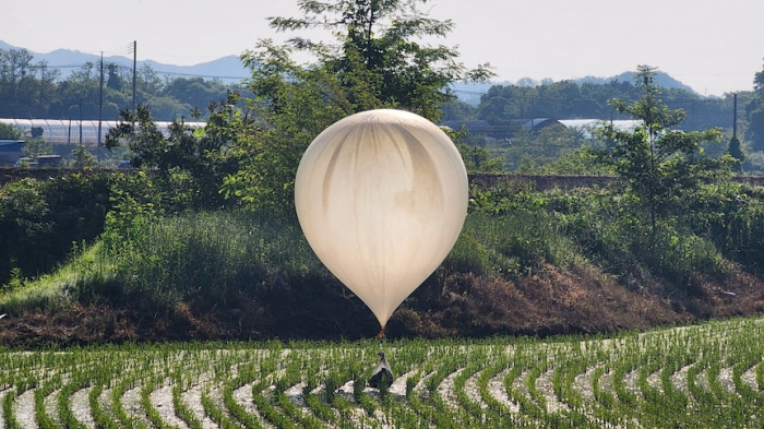 North Korea drops balloons carrying propaganda leaflets, rubbish in the South