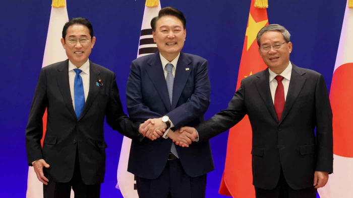  Why Tokyo and Seoul want to keep contacts with China open 