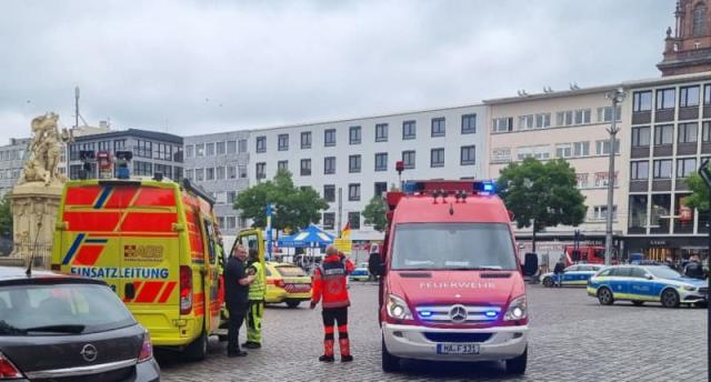 Knife-wielding attacker in Mannheim shot by German police -  VIDEO 