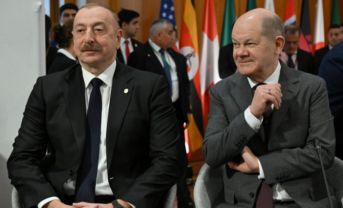  What did Aliyev and Scholz discuss behind closed doors? 