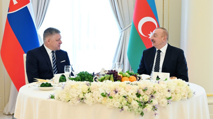 Official dinner hosted on behalf of Azerbaijani president in honor of Slovak premier 