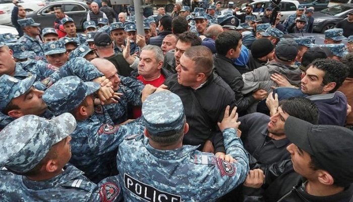 Armenian law enforcement forces detain rally participants in Yerevan 