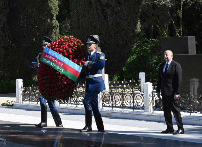 News about -  Azerbaijani president and first lady visit tomb of National Leader Heydar Aliyev 