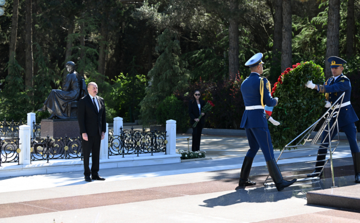 News about -  Azerbaijani president and first lady visit tomb of National Leader Heydar Aliyev 