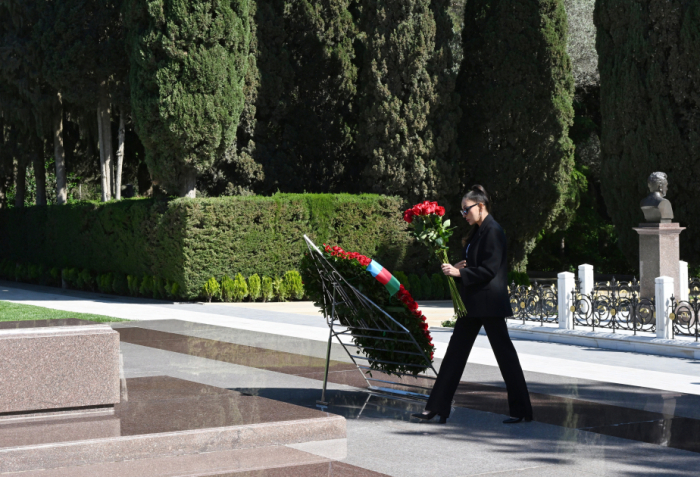 News about -  Azerbaijani president and first lady visit tomb of National Leader Heydar Aliyev 