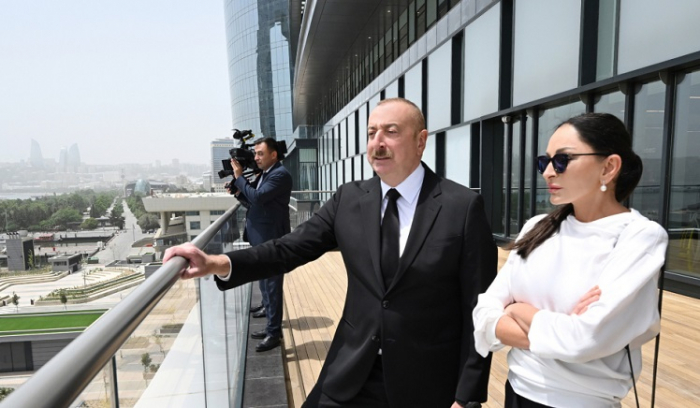 Azerbaijani president and first lady attend Crescent Bay project presentation 