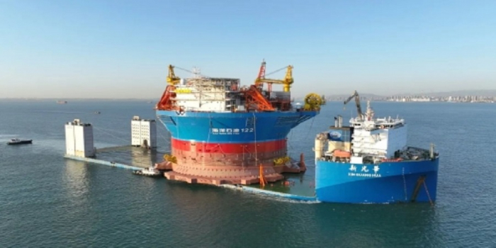 HAI KUI No.1 smoothly loaded on XIN GUANG HUA for delivery 