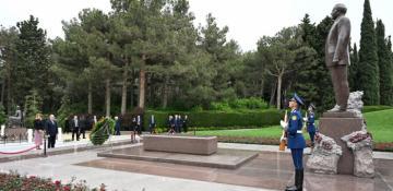 Bulgarian president visits grave of Azerbaijan’s National Leader Heydar Aliyev in Alley of Honors